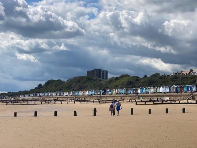 8 Bed Sun Decked Caravan Unlimited High Speed Wifi And Fun At Seawick Holiday Park Clacton-on-Sea Exterior foto